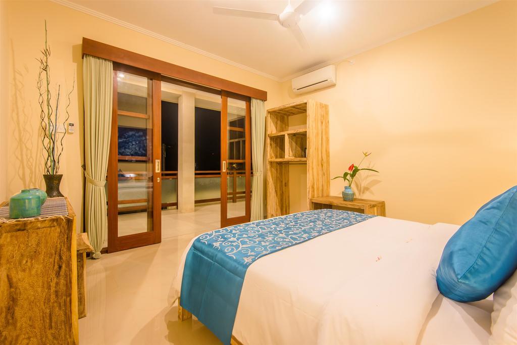 Villa Tepi Sungai Legian Oda fotoğraf