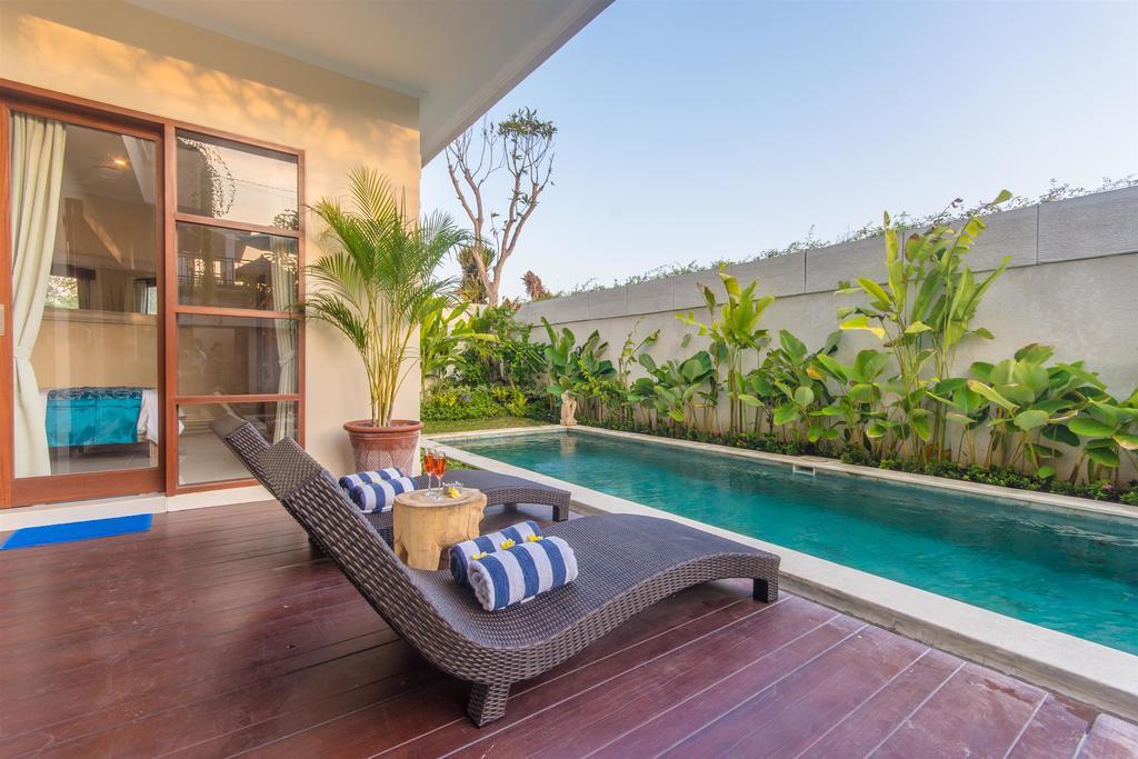 Villa Tepi Sungai Legian Oda fotoğraf
