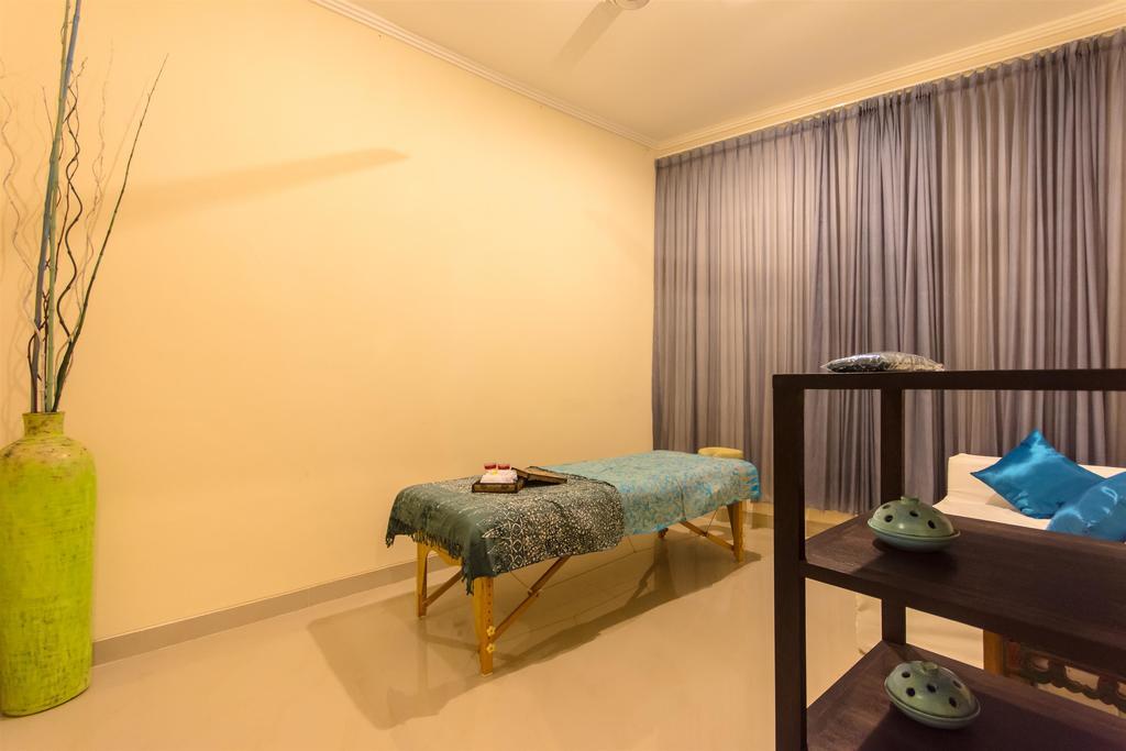 Villa Tepi Sungai Legian Oda fotoğraf