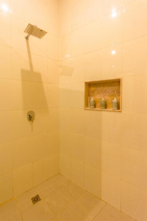 Villa Tepi Sungai Legian Oda fotoğraf