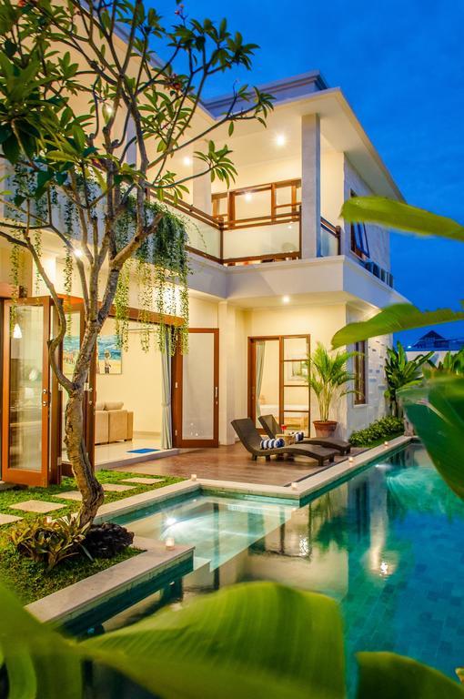 Villa Tepi Sungai Legian Oda fotoğraf