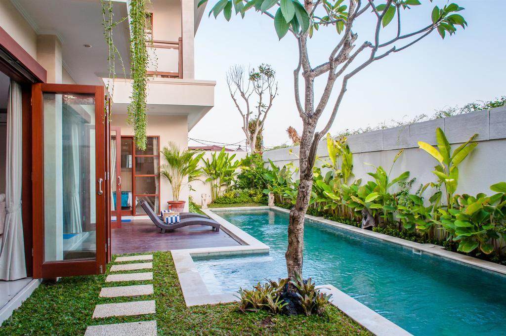 Villa Tepi Sungai Legian Oda fotoğraf